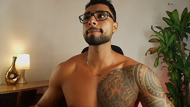 Snapshot of LiamGarcia1 chatting on January 8, 2026, 3:56 am LiamGarcia1 online show from January 8, 2026, 3:56 am