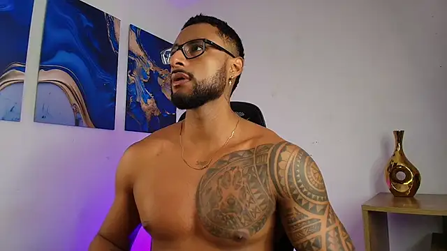 Snapshot of LiamGarcia1 chatting on February 7, 2026, 12:46 pm LiamGarcia1 online show from February 7, 2026, 12:46 pm