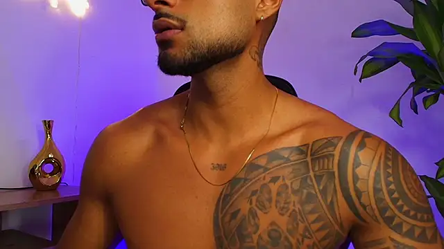 Snapshot of LiamGarcia1 chatting on December 15, 2025, 3:40 pm LiamGarcia1 online show from December 15, 2025, 3:40 pm