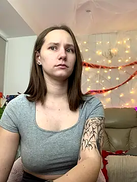 Snapshot of HotCaramellsTV chatting on October 25, 2025, 9:30 am HotCaramellsTV online show from October 25, 2025, 9:30 am