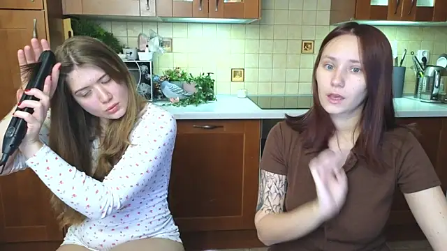 HotCaramellsTV online show from April 8, 2026, 11:44 am