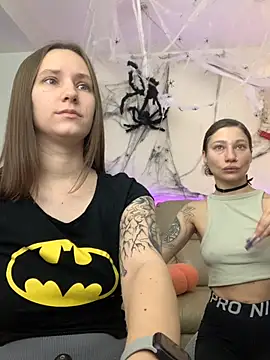 Snapshot of HotCaramellsTV chatting on October 30, 2025, 7:39 am HotCaramellsTV online show from October 30, 2025, 7:39 am