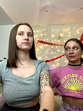 Snapshot of HotCaramellsTV chatting on October 26, 2025, 12:38 pm HotCaramellsTV online show from October 26, 2025, 12:38 pm