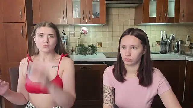 HotCaramellsTV online show from May 19, 2026, 11:39 am