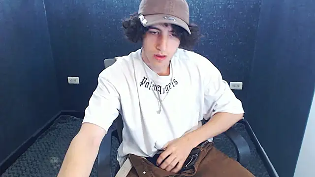 Kerverr  online show from November 6, 2025, 3:05 pm