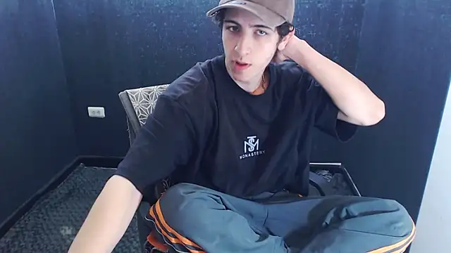 Kerverr  online show from November 10, 2025, 2:22 pm