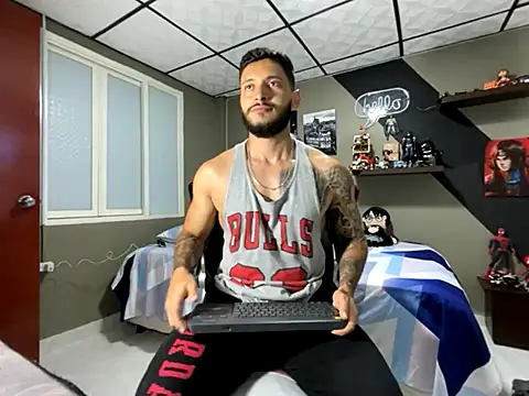 Snapshot of marcel_crawford96 chatting on November 25, 2025, 11:10 am marcel crawford96 online show from November 25, 2025, 11:10 am