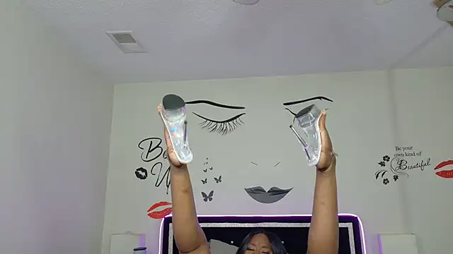 chocolatefantasyxxox online show from February 5, 2025, 1:47 am