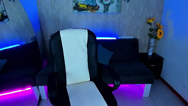 nova sex01 online show from April 17, 2026, 9:50 pm