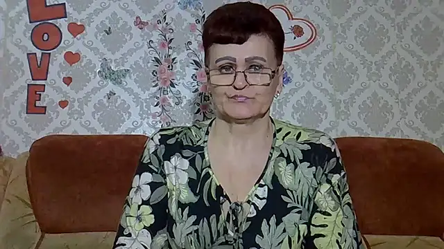 Snapshot of PaulaGolden chatting on June 12, 2026, 2:59 pm PaulaGolden online show from June 12, 2026, 2:59 pm