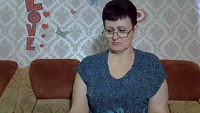 PaulaGolden online show from October 31, 2025, 9:50 am