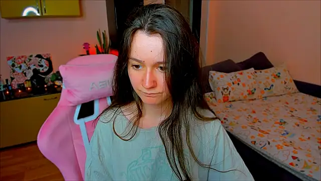 Snapshot of ameli_moon chatting on June 20, 2026, 4:45 pm ameli moon online show from June 20, 2026, 4:45 pm