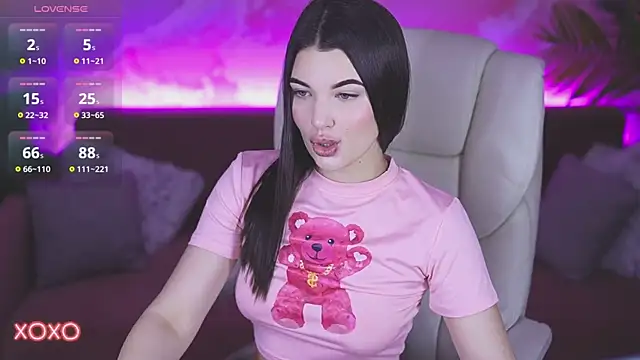 YourLolaBunny online show from December 17, 2025, 8:03 pm