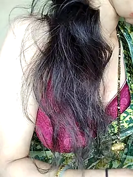 Snapshot of Fair-magic-woman chatting on March 10, 2025, 9:40 pm Fair-magic-woman online show from March 10, 2025, 9:40 pm