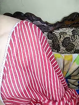 Snapshot of Fair-magic-woman chatting on October 5, 2025, 5:47 pm Fair-magic-woman online show from October 5, 2025, 5:47 pm