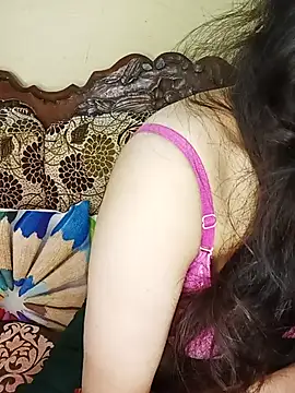 Snapshot of Fair-magic-woman chatting on October 8, 2025, 10:10 pm Fair-magic-woman online show from October 8, 2025, 10:10 pm