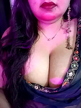 Suhanakhan00 online show from April 25, 2026, 7:55 am