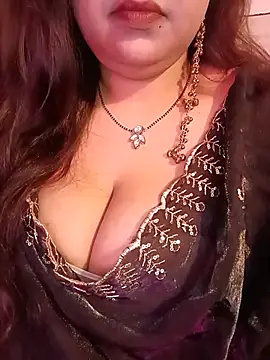 Snapshot of Suhanakhan00 chatting on August 4, 2026, 10:09 am Suhanakhan00 online show from August 4, 2026, 10:09 am