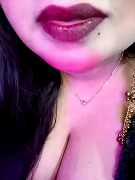 Suhanakhan00 online show from March 8, 2026, 5:33 am