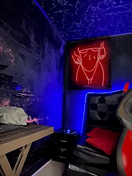 Sophie LS online show from December 3, 2025, 4:35 am