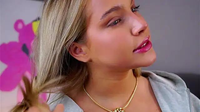 Snapshot of AftonConnett chatting on November 30, 2025, 1:06 am AftonConnett online show from November 30, 2025, 1:06 am