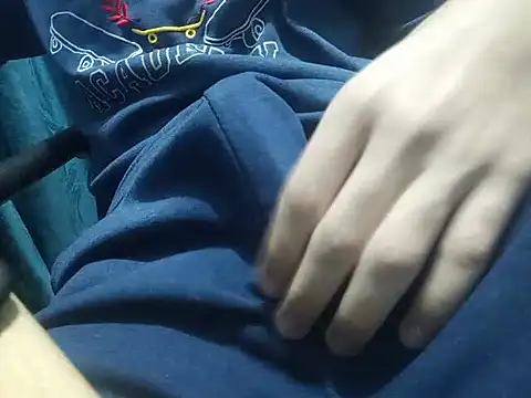 SALLY OMAR  online show from April 12, 2026, 9:07 pm