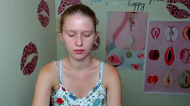 Snapshot of StellaCRL chatting on September 13, 2025, 11:54 am StellaCRL online show from September 13, 2025, 11:54 am