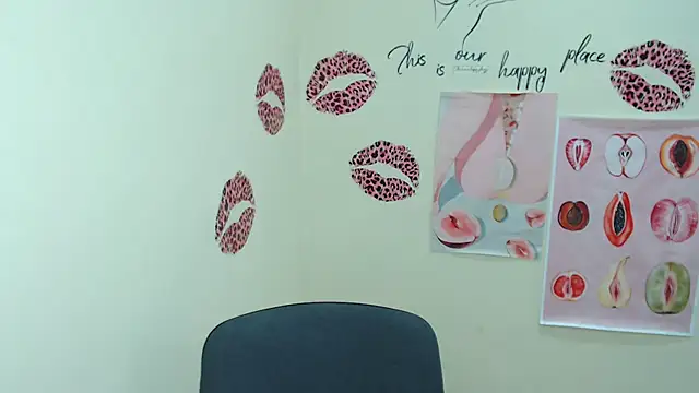 Snapshot of StellaCRL chatting on February 25, 2025, 10:26 am StellaCRL online show from February 25, 2025, 10:26 am