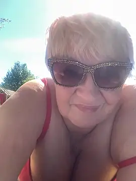 Laura Millf online show from June 4, 2026, 7:24 am