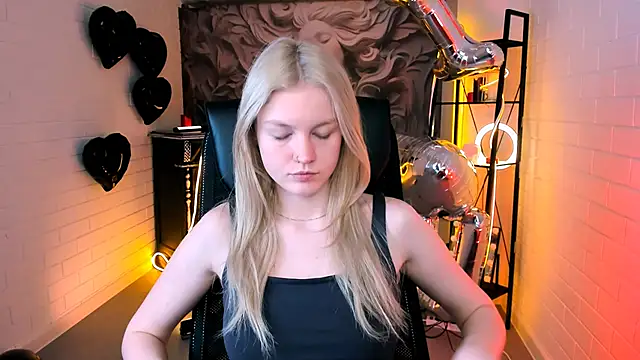 GraceGlamour online show from February 17, 2026, 5:05 am