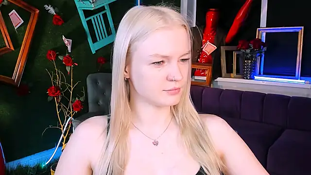 Snapshot of GraceGlamour chatting on November 21, 2025, 5:06 am GraceGlamour online show from November 21, 2025, 5:06 am