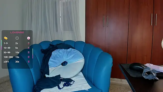 Snapshot of Julie_Markk chatting on November 5, 2025, 7:28 pm Julie Markk online show from November 5, 2025, 7:28 pm