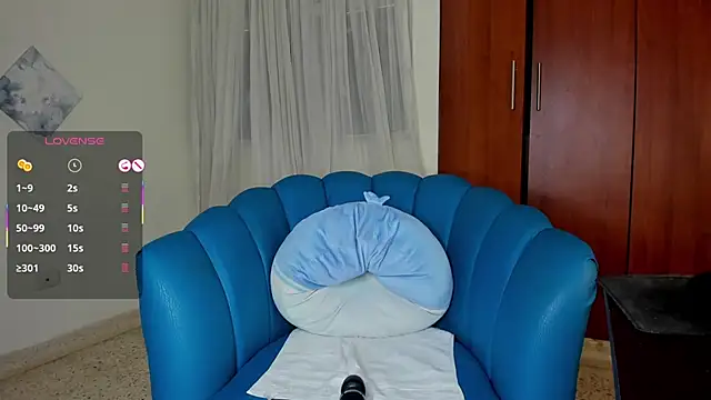 Snapshot of Julie_Markk chatting on October 29, 2025, 6:40 pm Julie Markk online show from October 29, 2025, 6:40 pm