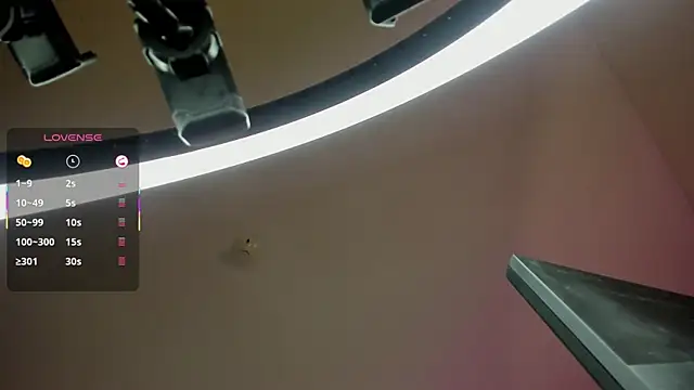 Snapshot of Julie_Markk chatting on November 12, 2025, 10:24 pm Julie Markk online show from November 12, 2025, 10:24 pm