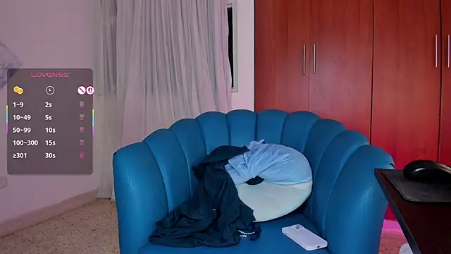 Snapshot of Julie_Markk chatting on November 25, 2025, 7:25 pm Julie Markk online show from November 25, 2025, 7:25 pm