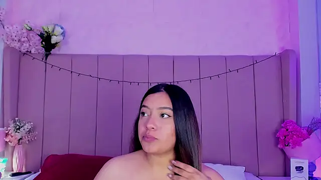 Snapshot of MollyBigBoobs12 chatting on November 19, 2025, 8:42 pm MollyBigBoobs12 online show from November 19, 2025, 8:42 pm