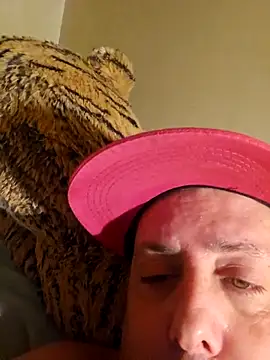 HeteroHotGuy1 online show from October 30, 2025, 11:34 pm