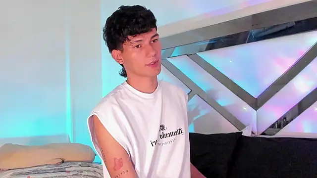 Snapshot of Alexx_tc chatting on February 9, 2025, 8:32 am Alexx tc online show from February 9, 2025, 8:32 am