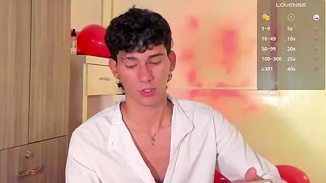 Snapshot of Alexx_tc chatting on February 14, 2025, 10:14 pm Alexx tc online show from February 14, 2025, 10:14 pm