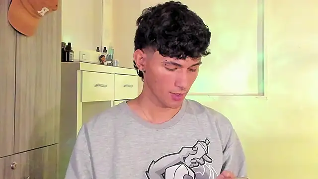 Snapshot of Alexx_tc chatting on February 21, 2025, 6:40 am Alexx tc online show from February 21, 2025, 6:40 am