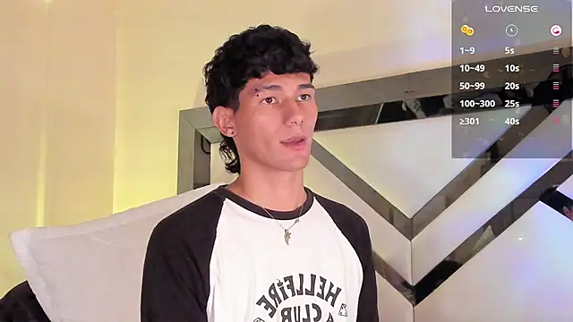 Snapshot of Alexx_tc chatting on February 13, 2025, 6:09 am Alexx tc online show from February 13, 2025, 6:09 am