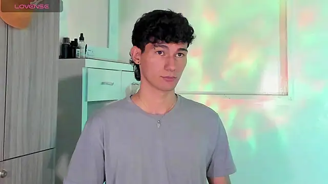 Snapshot of Alexx_tc chatting on February 18, 2025, 3:21 am Alexx tc online show from February 18, 2025, 3:21 am