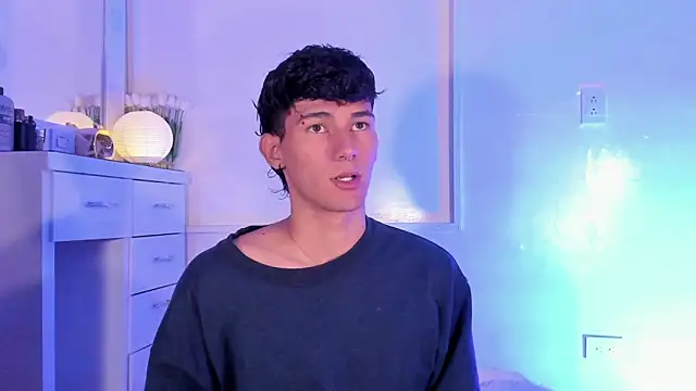 Snapshot of Alexx_tc chatting on March 23, 2025, 4:05 am Alexx tc online show from March 23, 2025, 4:05 am