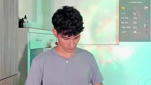 Snapshot of Alexx_tc chatting on February 18, 2025, 9:32 am Alexx tc online show from February 18, 2025, 9:32 am