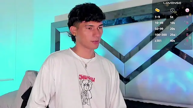 Snapshot of Alexx_tc chatting on March 15, 2025, 9:19 am Alexx tc online show from March 15, 2025, 9:19 am