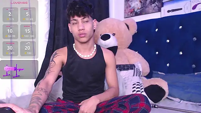 Sexys Boys Hot1 online show from November 7, 2025, 2:38 am