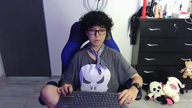 thomascooper7 online show from March 31, 2026, 7:49 pm