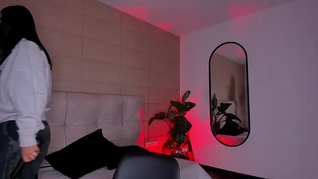 Snapshot of Christine_Laam chatting on February 10, 2026, 12:15 pm Christine Laam online show from February 10, 2026, 12:15 pm