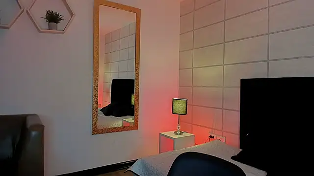 Christine Laam online show from December 3, 2025, 12:59 pm