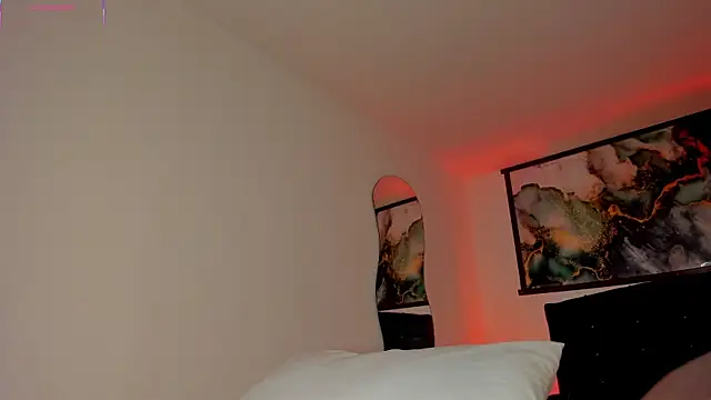 Snapshot of Christine_Laam chatting on December 16, 2025, 7:07 pm Christine Laam online show from December 16, 2025, 7:07 pm